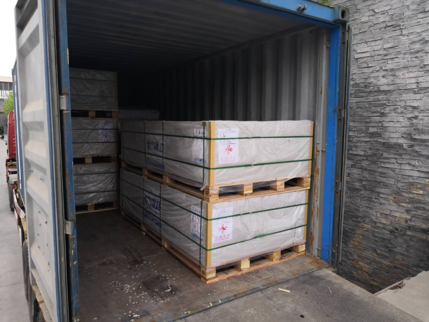 無(wú)石棉硅酸鈣板裝箱圖片