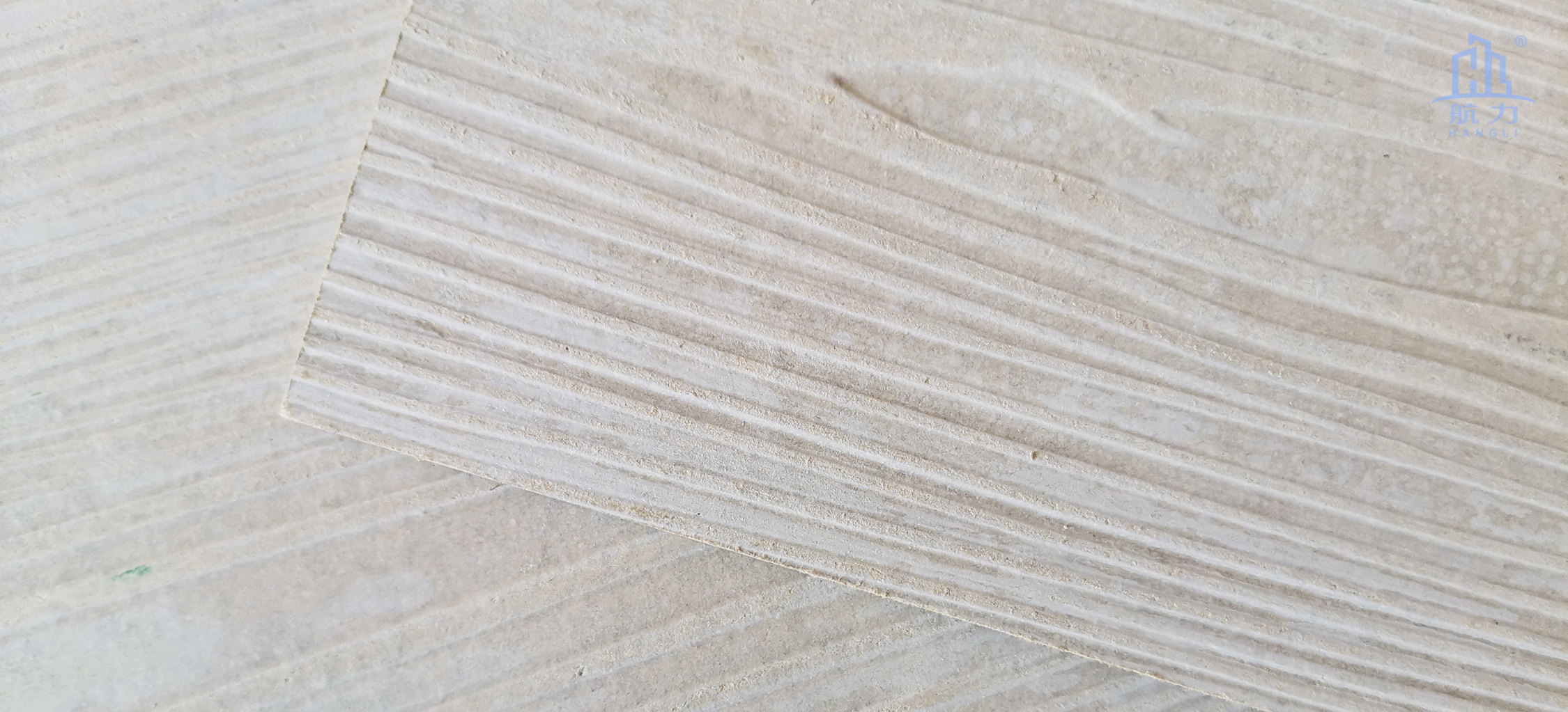 木紋水泥板系列的規格是：長度3050mm，寬度192mm